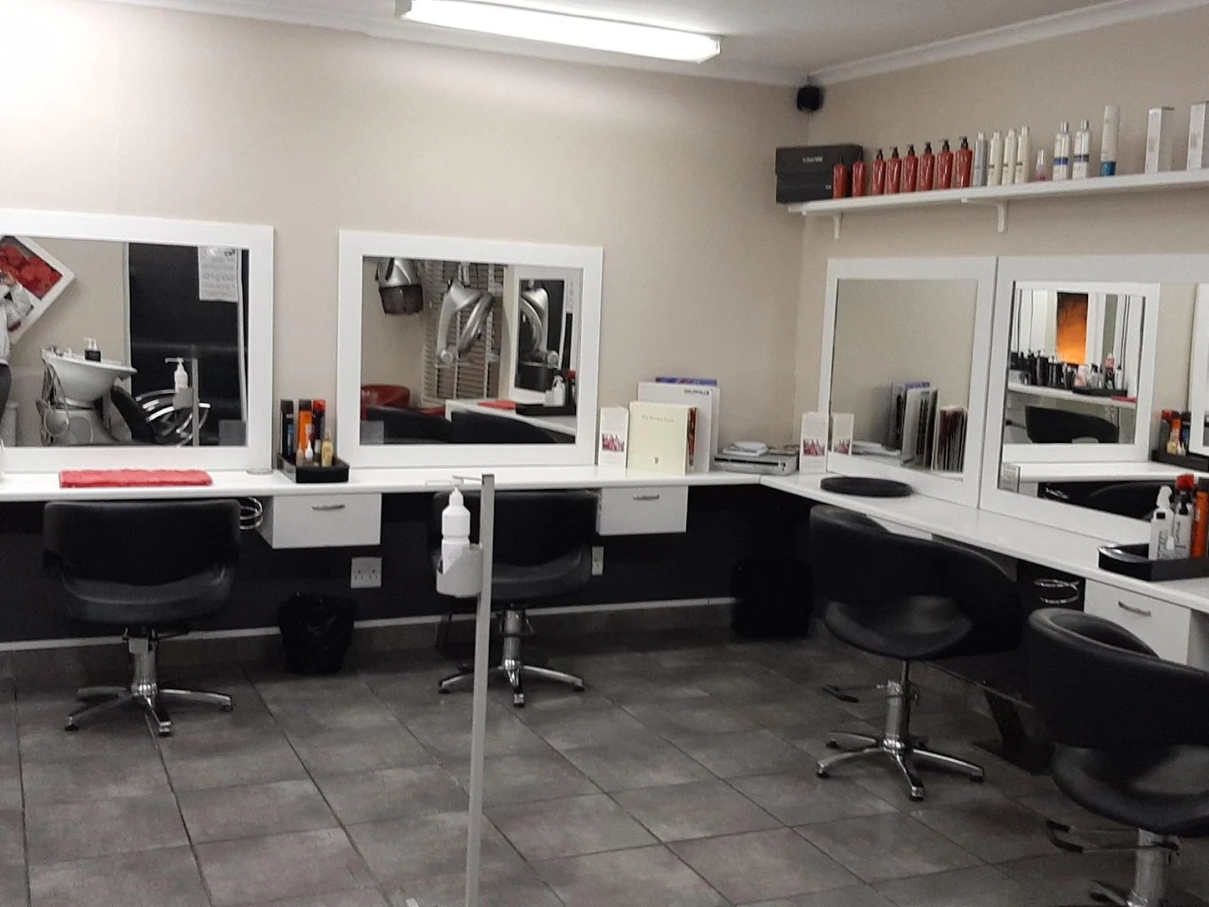 Premium Hair Salon Interior
